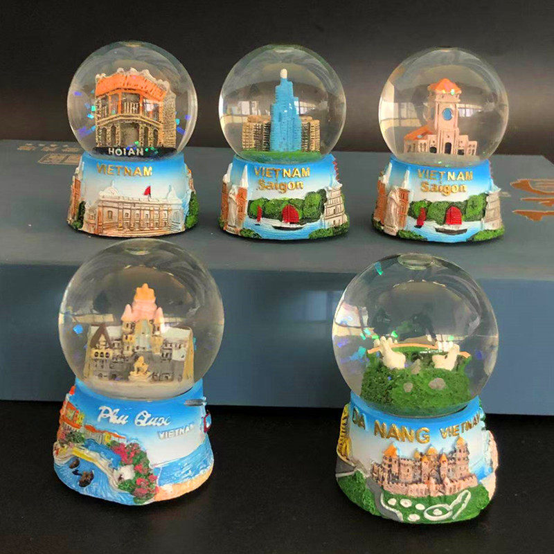 Exquisite Vietnamese Regional  - Snow Globe Musical recensie en prijs