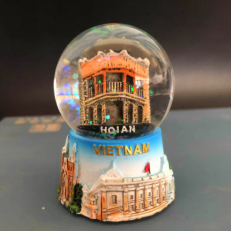 Exquisite Vietnamese Regional  - Snow Globe Musical recensie en prijs